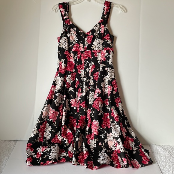 White House Black Market Women's Size 4  Fit & Flare Dress Floral - Picture 8 of 11